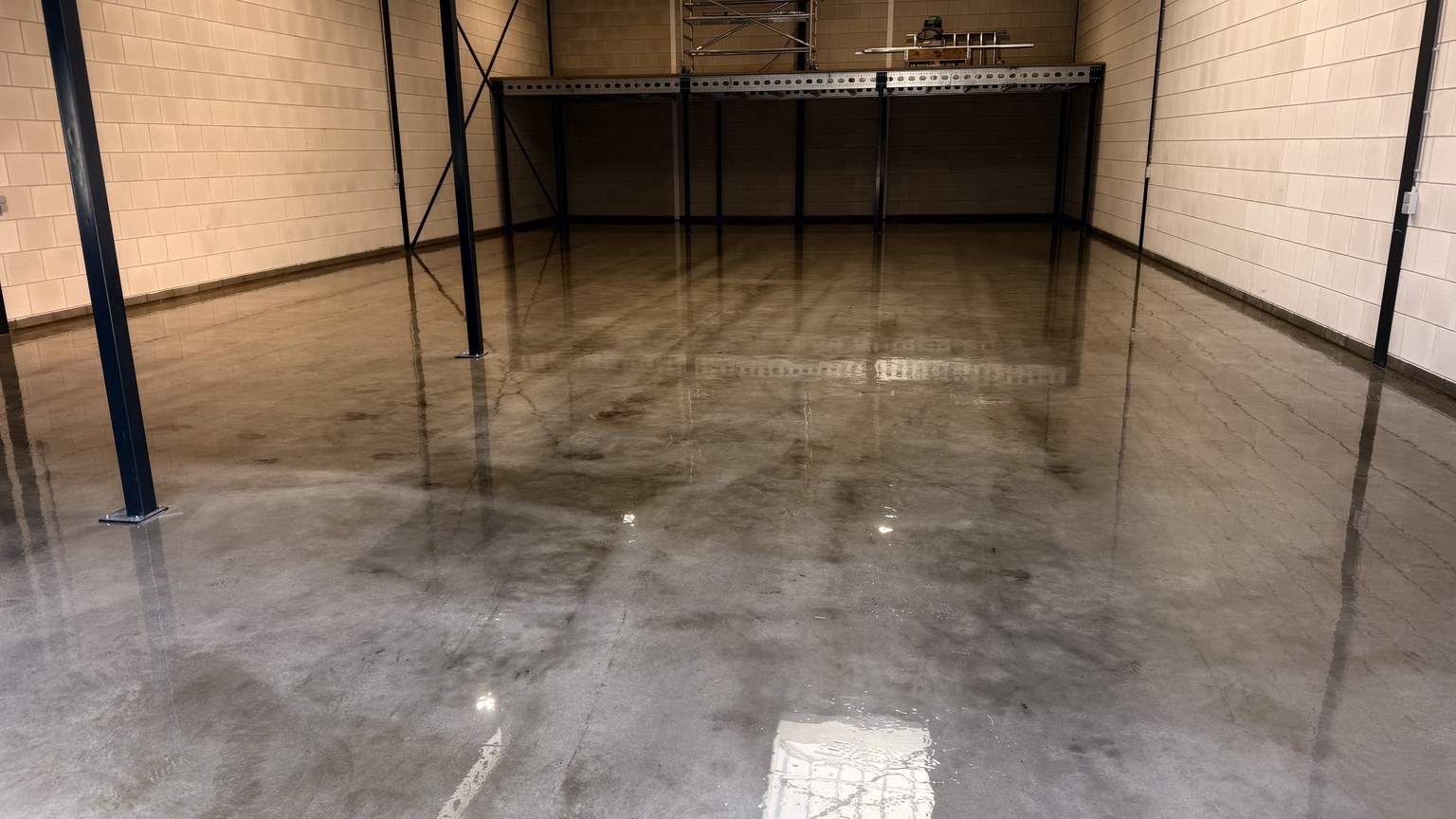 Vloer van de garage in Bergen op Zoom tijdens de coatingwerkzaamheden